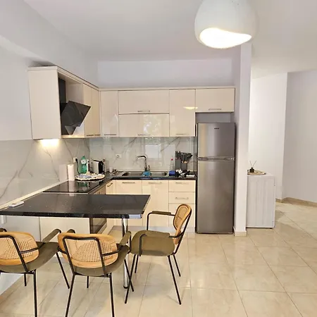 Flori Center Apartment Vlore