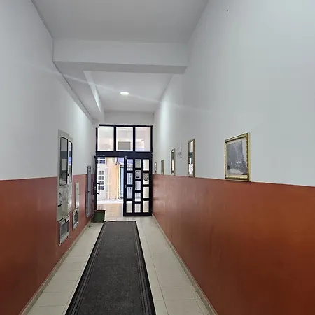 Flori Center 公寓 Vlorë